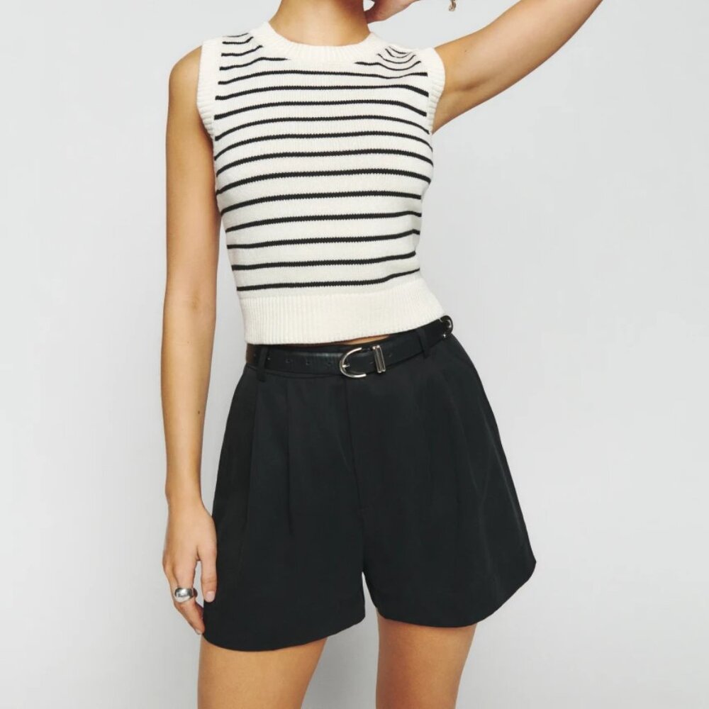 Reformation Mason Shorts // Size: 4 // Color: Black